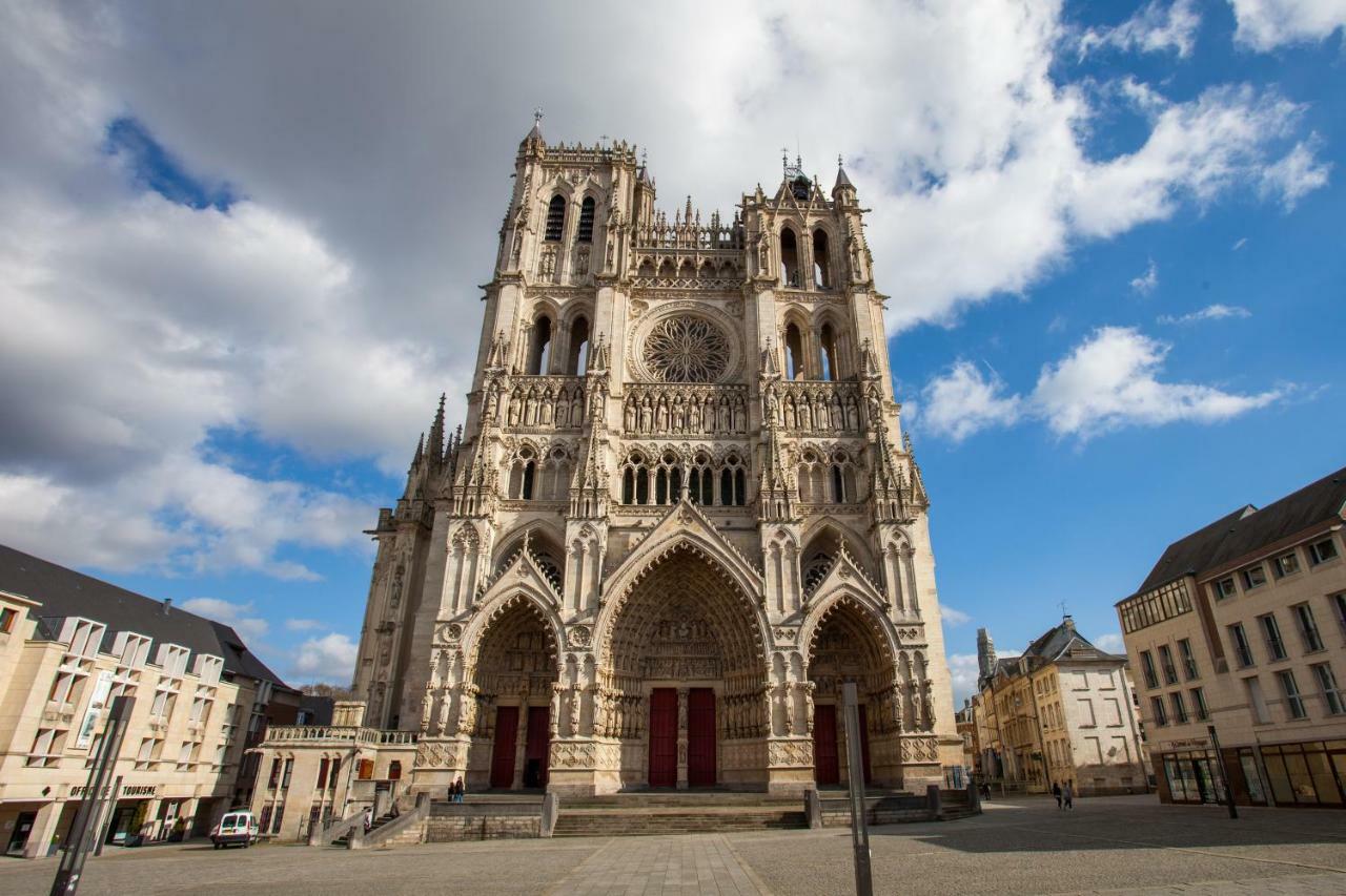 Le Quai Amienois - Nid Douillet Moderne Face A La Cathedrale * Amiens