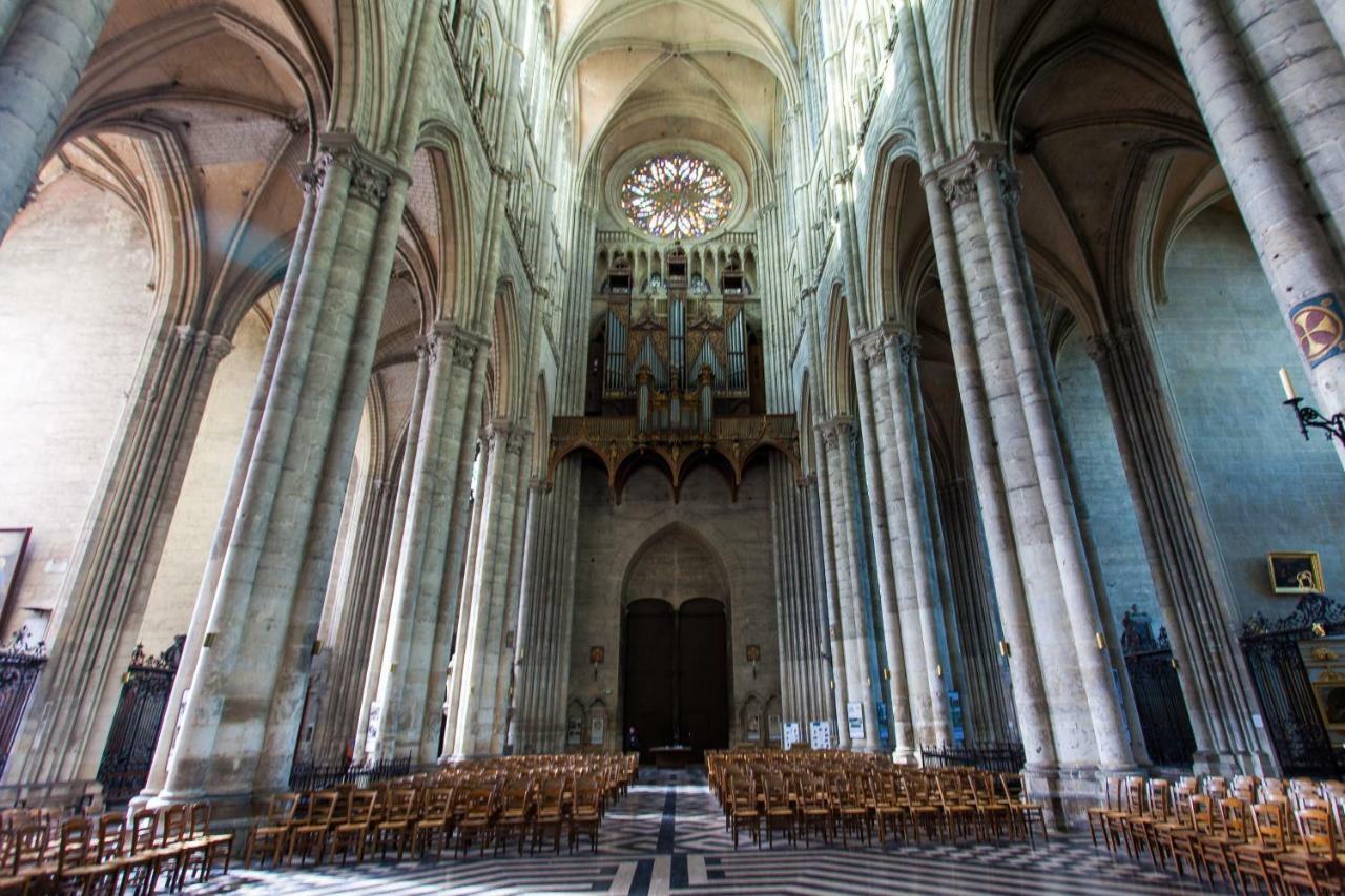 Le Quai Amienois - Nid Douillet Moderne Face A La Cathedrale * Amiens